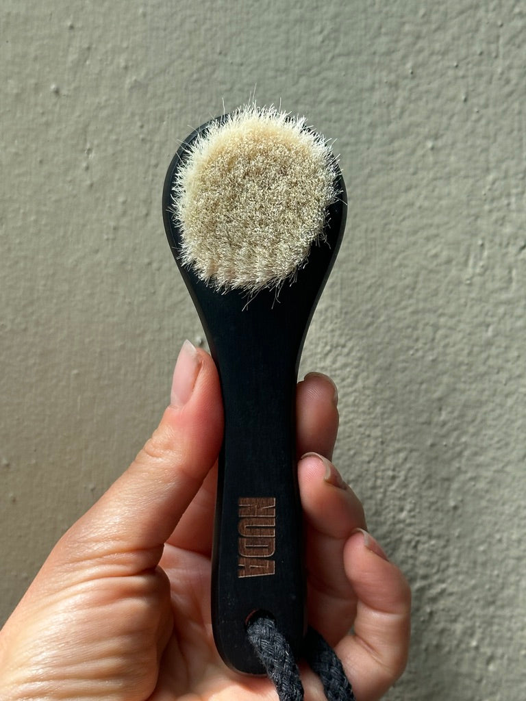 Face Dry Brush
